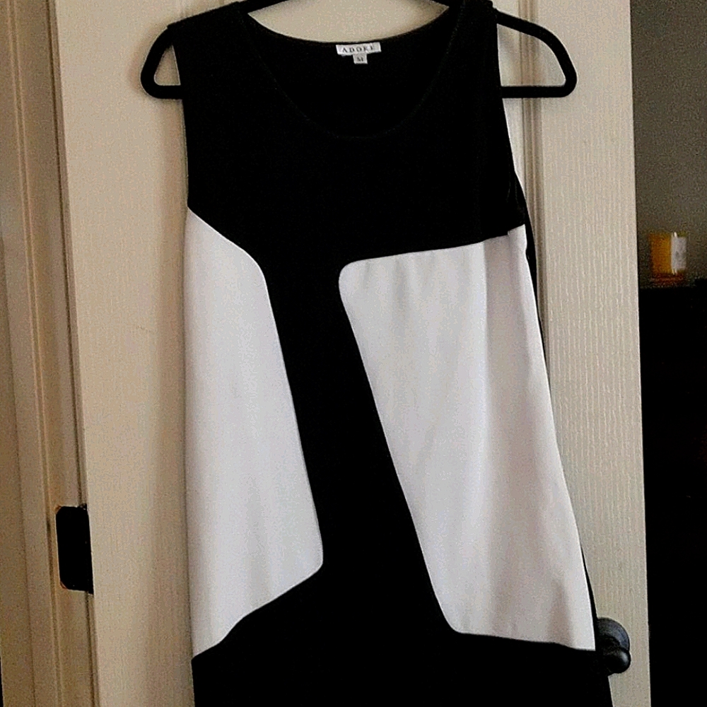 $15 Black and white sleeveless dress